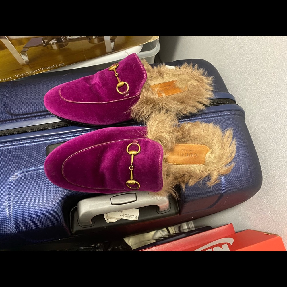 Gucci magenta fury slides